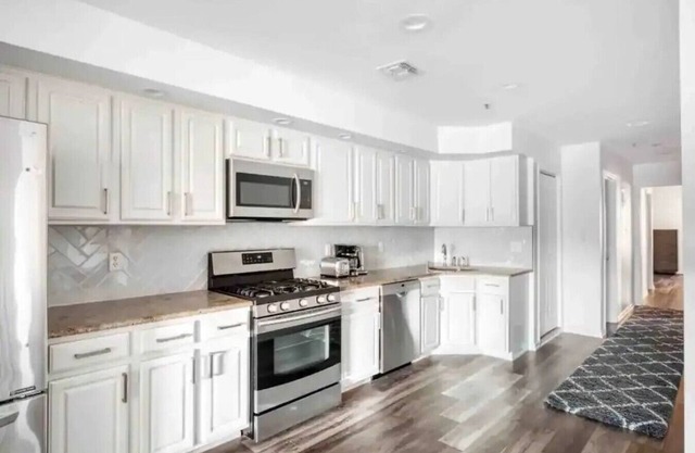 Spacious and modern 15 mins to NYC 3 BR