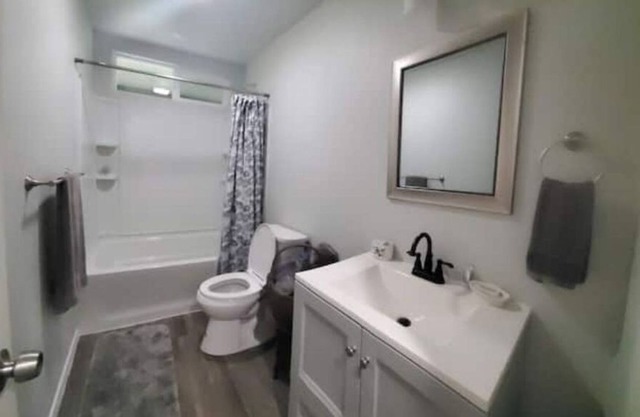 Spacious and private home centrally located between Volcano and Hilo.
