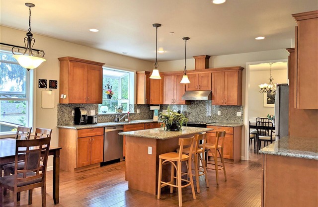 Spacious and quiet 5 bedroom home