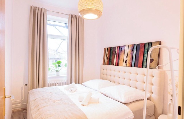 Spacious and quiet apartment on the canal