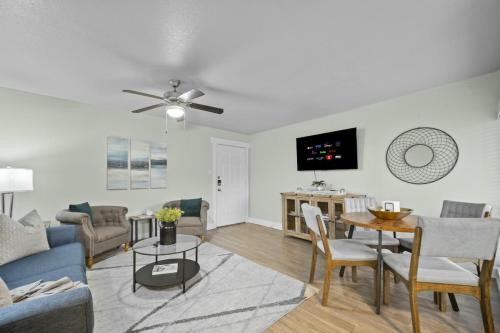 Spacious and Stylish Apartment right by ATT Stadium!