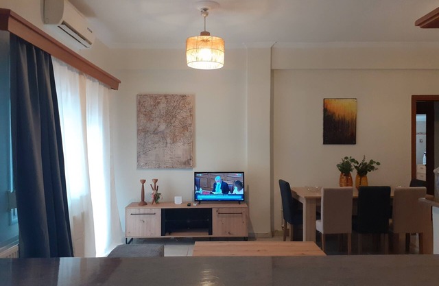 Spacious Apartment in Athens center 5 min walk from 2 metro and train stations.