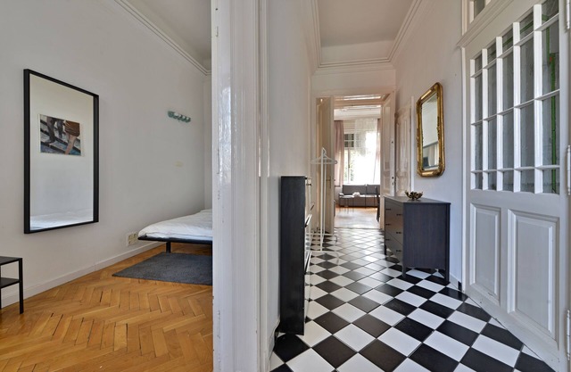 Spacious apartment in Buda, close to public transport