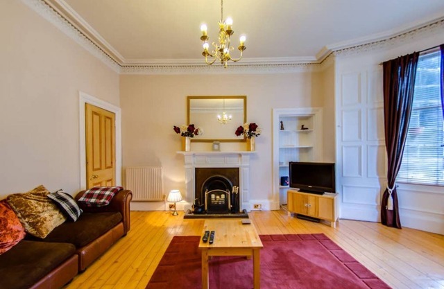 Spacious Apartment next to The Meadows