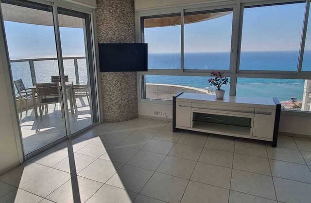 Spacious apartment, view the sea from every window