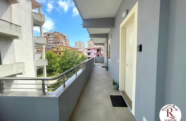 Spacious apartment with 1 bedrooms and separate ki