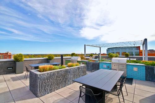 Spacious Apartment with Top-Tier Amenities