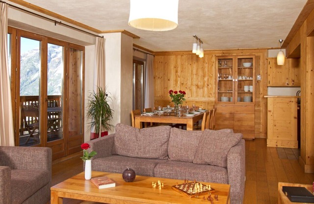 Spacious apt 10 pers, terrace, ski station
