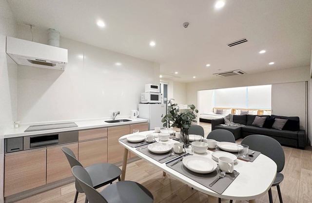 Spacious Apt for 12Ppl Very Good Location