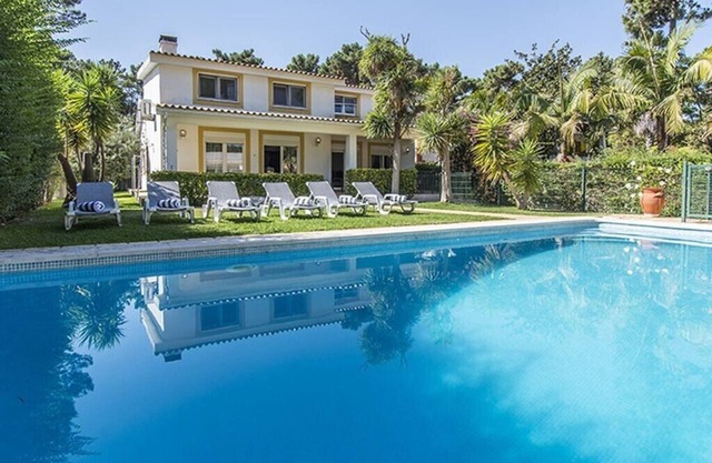 Spacious Aroeira Villa | 5 Bedrooms | Villa Santo Isa | Private Pool | Close to Lisbon | Perfect for Families
