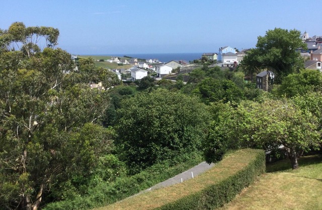 Spacious Asturian style villa with sea views and local beach.