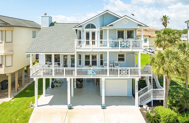 Spacious Beachside Home w/Long Gulf View, Covered Deck & Huge Primary Suite