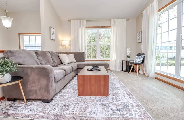 Spacious Bedrooms 4bd 2b 9 guests BBQ Grill