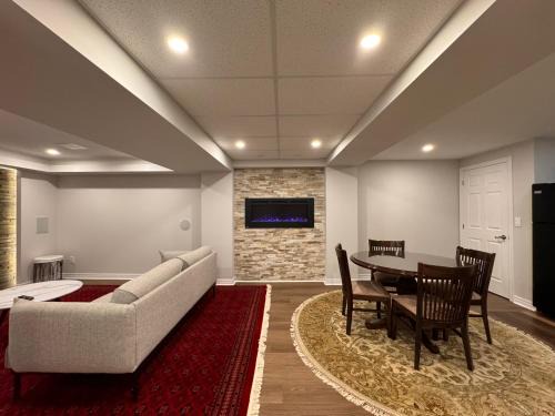 Spacious Bottom-Floor 2BR Suite
