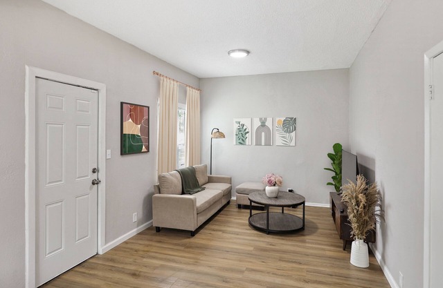Spacious & Charming Home, 7 mintes from Forest Park in St. Louis