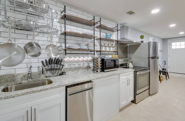 Spacious Cheverly Home - 8 Mi to National Mall!