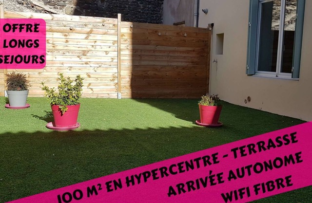★ Spacious ★ City centre ★ Terrace ★ Easy Parking ★ WIFI ★