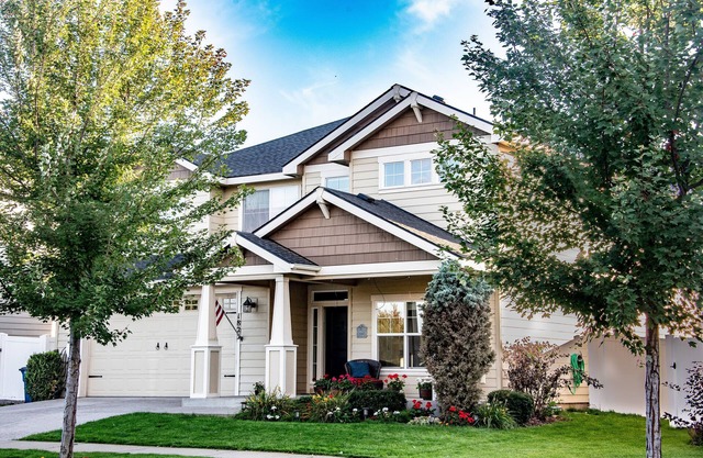 Spacious Clean Open Beautiful Executive Home w/Tesla Charger