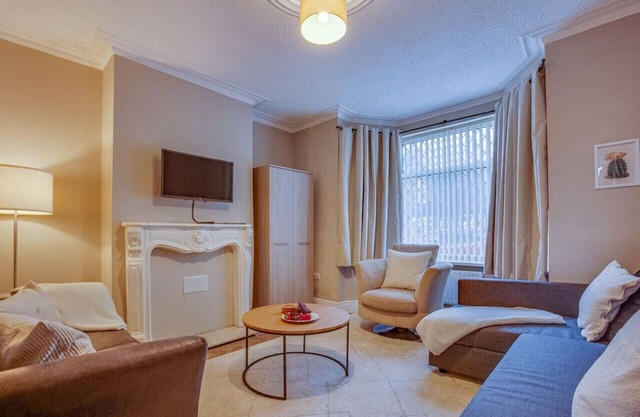Spacious Comfort: Ideal 3-Bedroom Hideaway