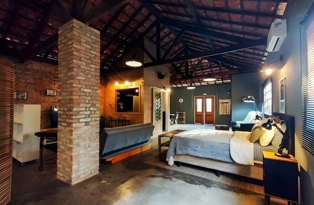 Spacious & Comfortable Industrial Loft