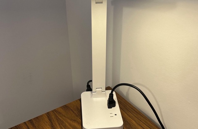 Spacious Cozy Suite - Private Bath - King Bed - Free Parking - Self Check in