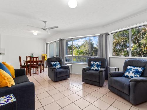 Spacious Esplanade Apartment with Rooftop Access