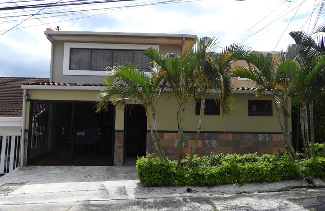 Spacious family home-15mins from San Jose and SJO
