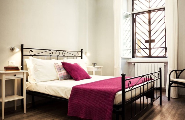 Spacious flat up to 6 guests/Termini Station - lift - wifi - 3 beds - 2 baths