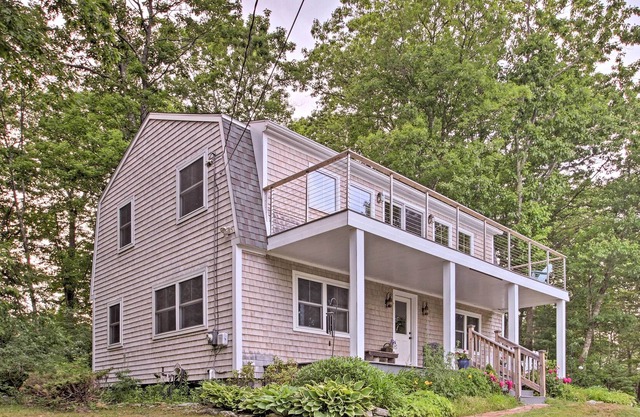 Spacious Freeport Hideaway w/ 2 Decks & Water View