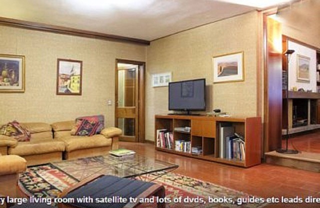 SPACIOUS GARDEN APARTMENT 3 MINUTES TO THE CENTRE OF TOWN