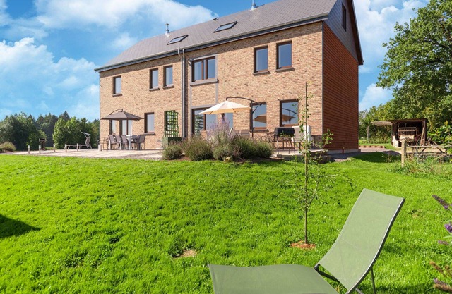 Spacious Getaway near Spa F1