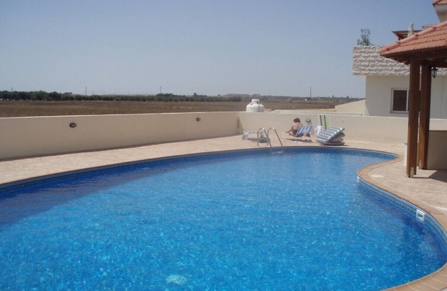 Spacious ground floor 3 bed apartment near Ayia Napa