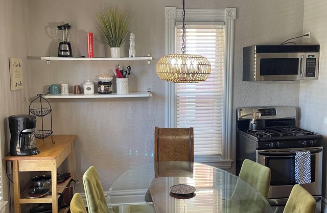 Spacious Group Stay Near Lake, Downtown & Dining
