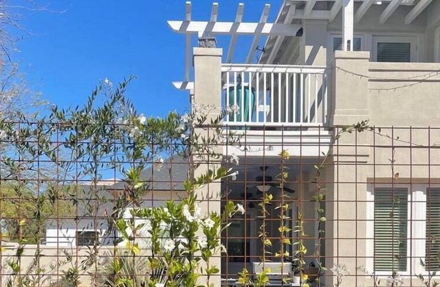 Spacious Historic 3 bedroom 2 bath w/balconies