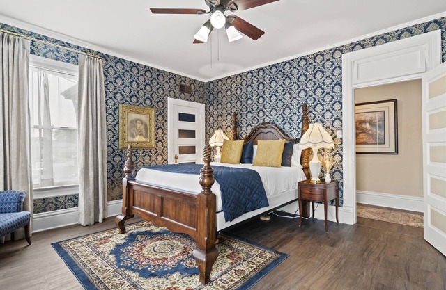 Spacious Historic Escape | 4BR Luxury | Walk to Downtown & Landmarks