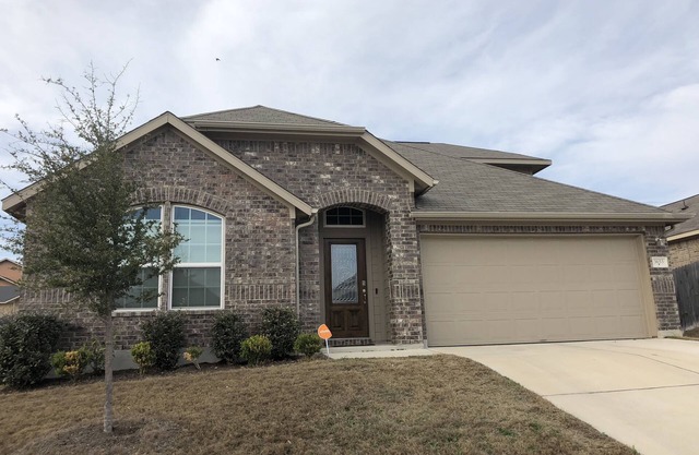 *Spacious HOME away from home! Lots of comforts included. Perfect for family!
