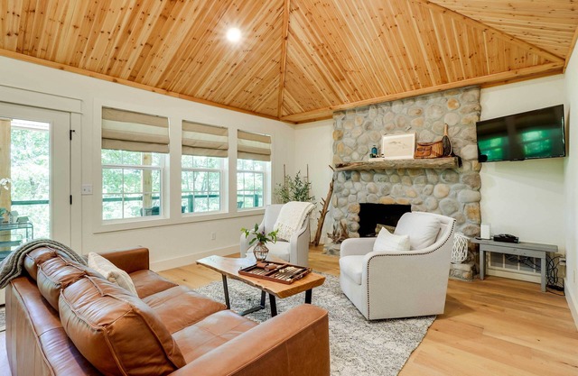Spacious Home on Beaver Lake w/Deck & Fire Pit!