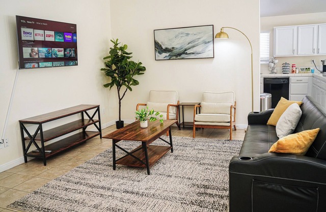 Spacious Home Right off 99 Fwy