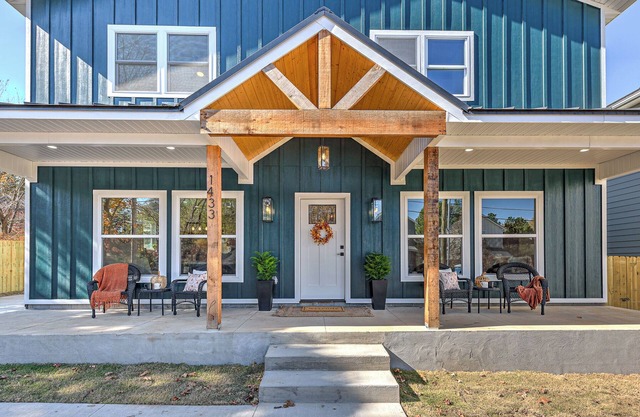 Spacious Home Steps from Baum Stadium – Ideal for Game Days!