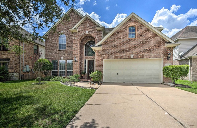 Spacious Home w/Backyard ~ 25 Mi to Houston!