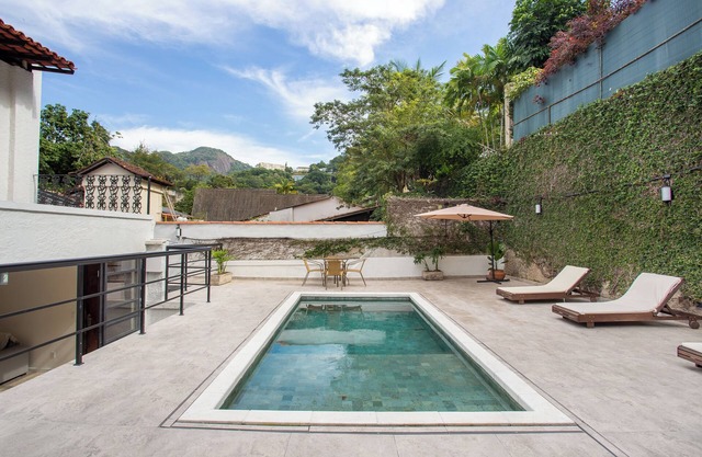 Spacious home with views of Christ the Redeemer.