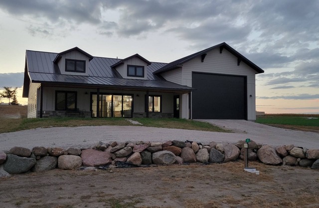 Spacious house near a lake with great fishing and boating