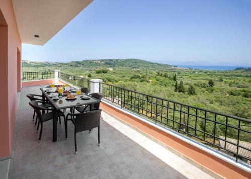 Spacious House with extraordinary view in Corfu