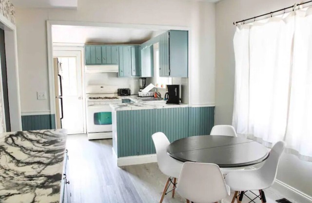 Spacious House with PARKING & Ideal for Long Stays