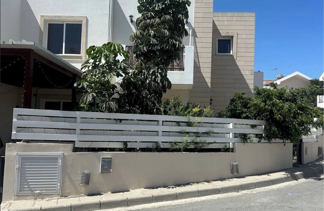 SPACIOUS HOUSE WITH POOL AND ALL AMENITIES, APPROX. 150 m², LARNACA/ZYPERN