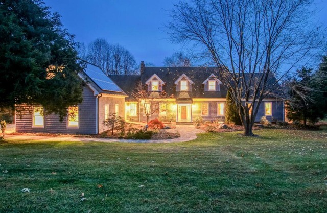 Spacious Luxury 6 BR Home, Sleeps 16, Private Pool, In Nature, Convenient to DC