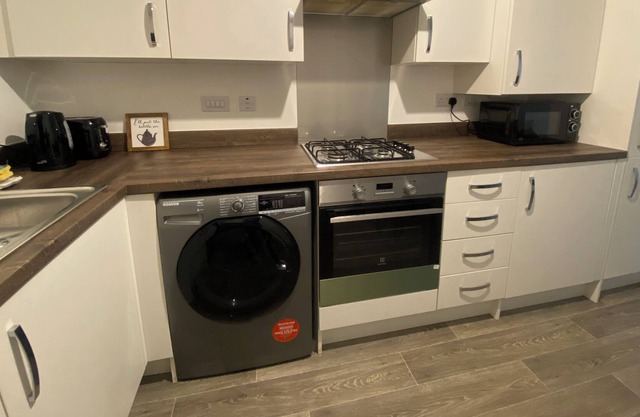 Spacious Modern Groundfloor Apartment in West Midlands - Close to NEC + Airport