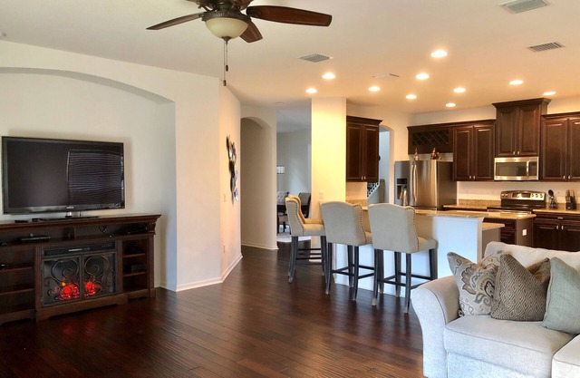 Spacious Modern Retreat for Family Fun Near Tampa!