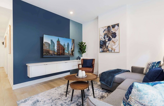 Spacious Modern Suite—3 min to UofT, Sleeps 10
