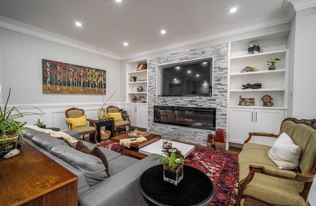 Spacious New Home Fully Furnished - Ideal Location!